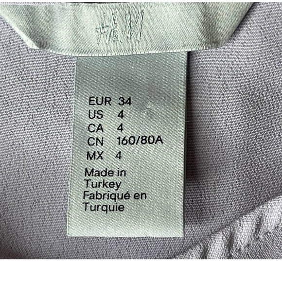 H&M Women's Bishop Sleeve Slit detail Blouse in Lilac Size 4‎ - Picture 9 of 10